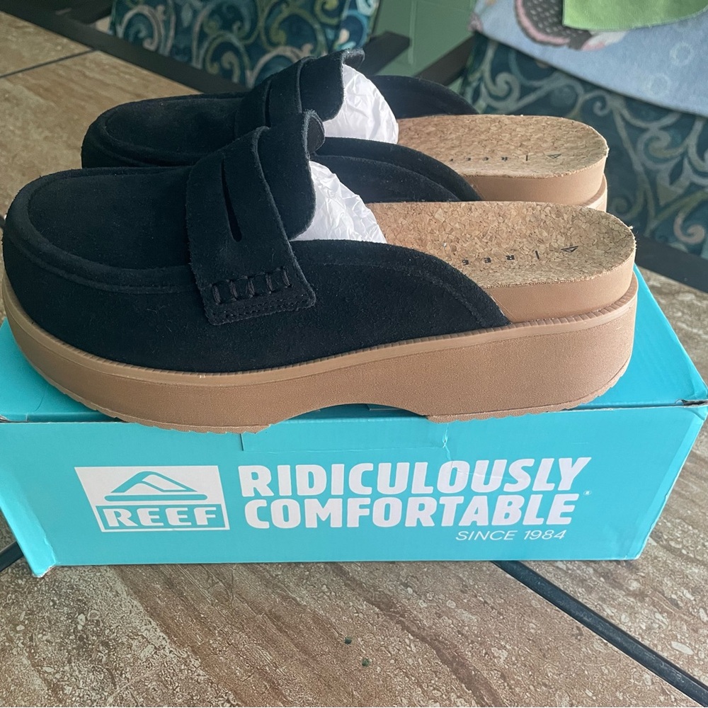 New REEF Vista Liana black suede platform loafer/mule